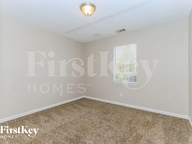 128 Greenleaf Dr — Photo 11