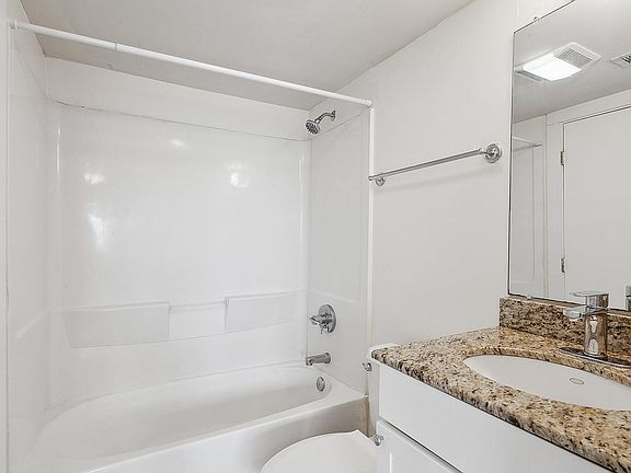 5th image of 1725 Delachaise St APT 106