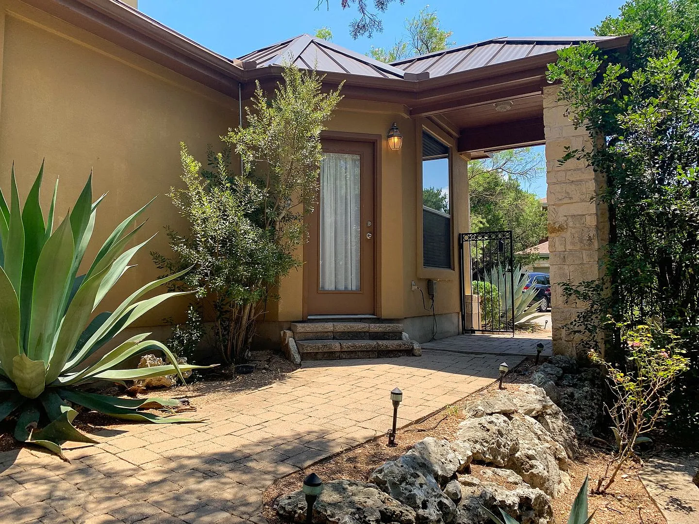 Gorgeous, private retreat tucked away in the desirable Toro Creek community! — Photo 2