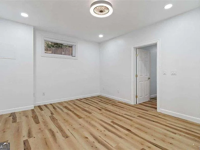 1711 Summit Glen Ln — Photo 31