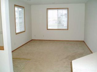 1784 Prescott Ct, Chaska, MN 55318