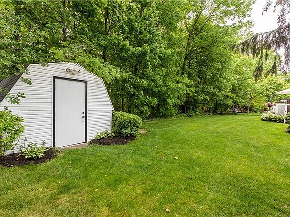 3rd image of 7759 Bradford Park Ln