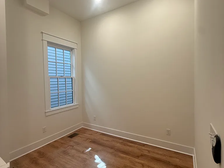220 W Duffy St #A — Photo 11