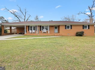 280 S Lewis St, Metter, GA 30439