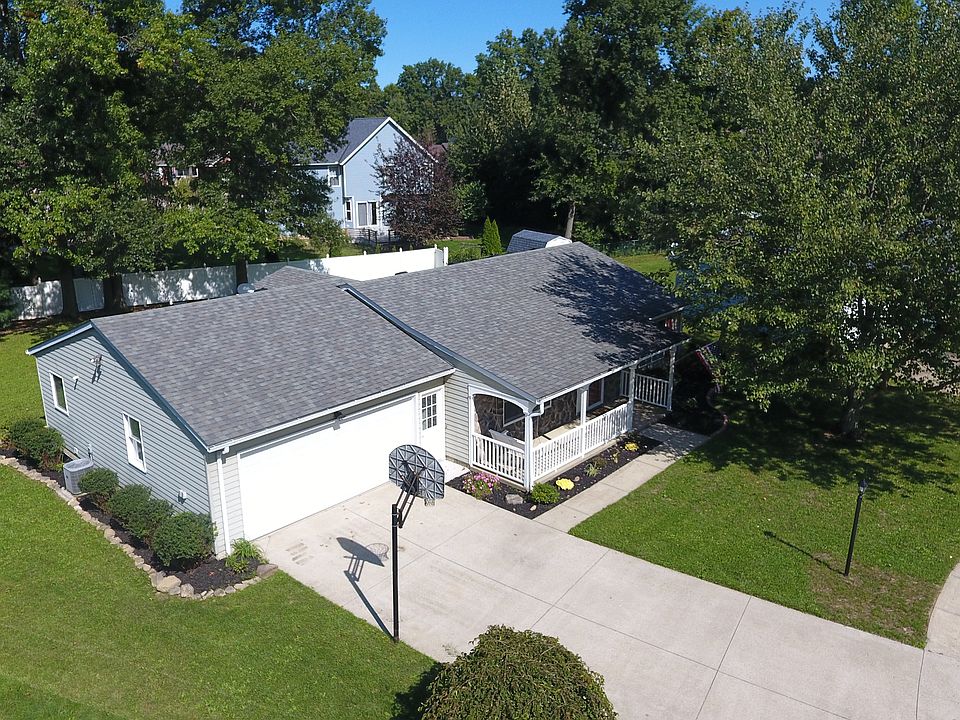 1st image of 455 Greenwood Ct