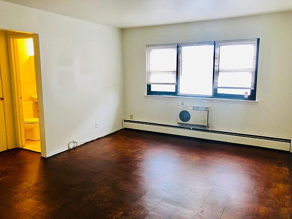 4th image of 2 Van Wart Ave APT 10