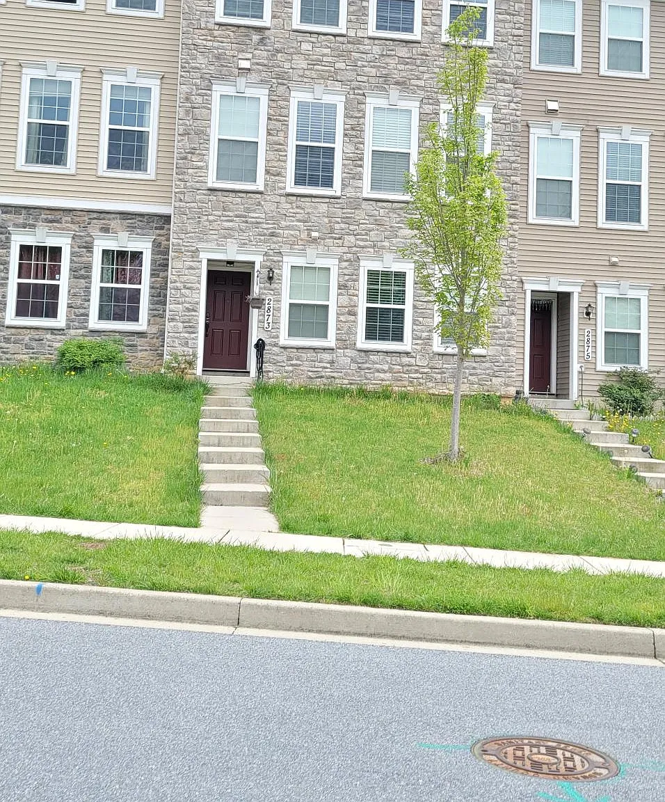 4 bed, 3.5 bath, 2200 sqft, $3,400 — Photo 1