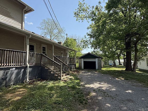 4th image of 138 S Main St