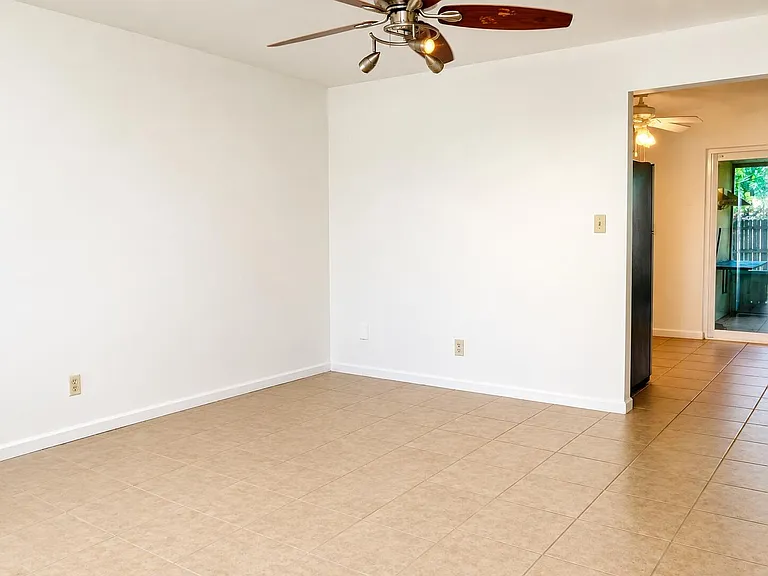9440 SW 51st St — Photo 2
