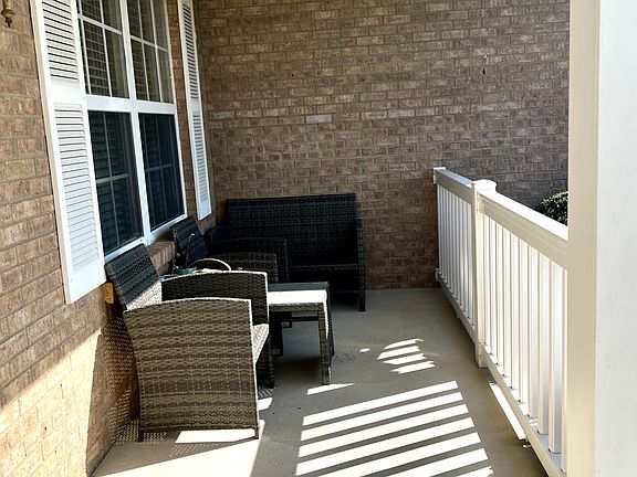 4th image of 7976 Winding Creek Ct