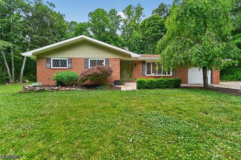 1st image of 338 Woolf Rd