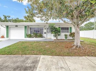 10201 Larchmont Pl N #13, Pinellas Park, FL 33782