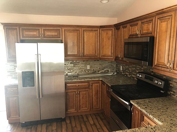 3rd image of 27503 Los Amigos Ln