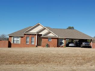 11 Shadow Wood Ln, Wetumpka, AL 36092