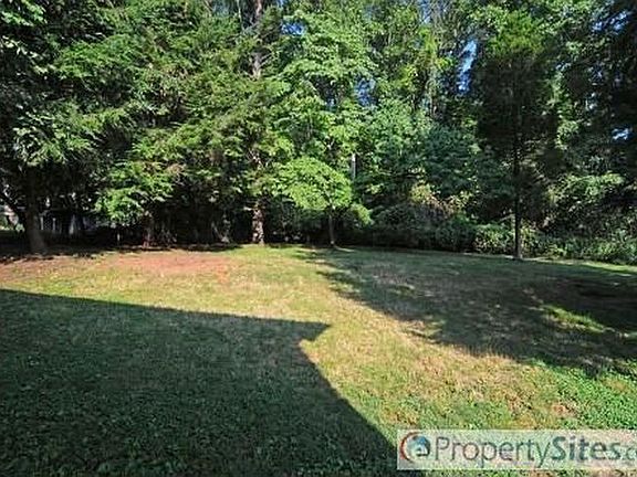 3rd image of 6621 Hunters Glen Dr