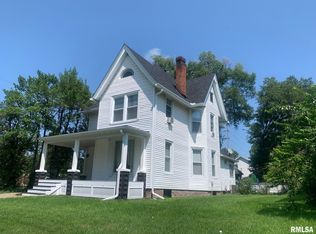 704 S Main St, Jacksonville, IL 62650