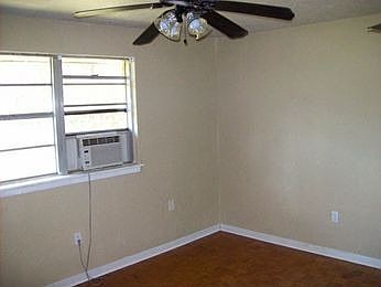 5th image of 2466 Sweetleaf St