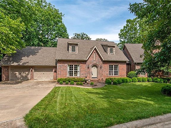 5th image of 3 Staxton Cir