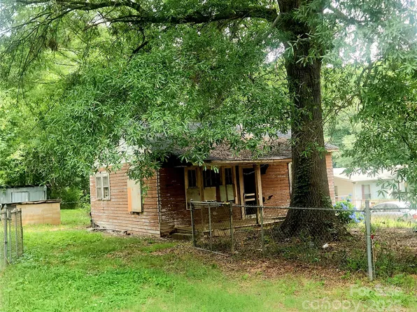 711 East Dr, Cherryville, NC 28021