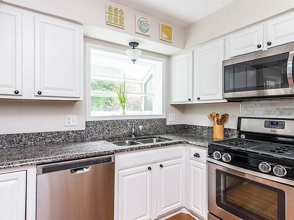 2nd image of 1509 Huron River Dr