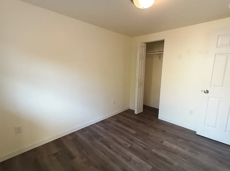 Naples Manor Duplex — Photo 2