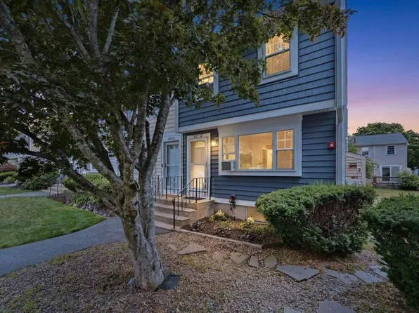 12 Lydon Ln #A2, Halifax, MA 02338