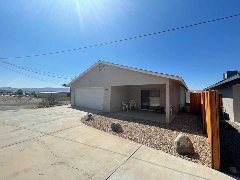 1st image of 2700 Palisades Dr #2