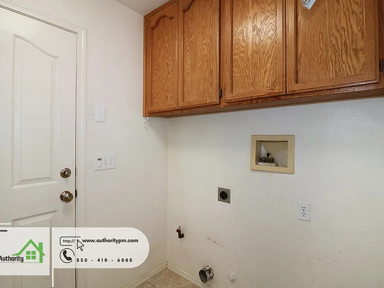 2378 Castlewood Dr — Photo 20