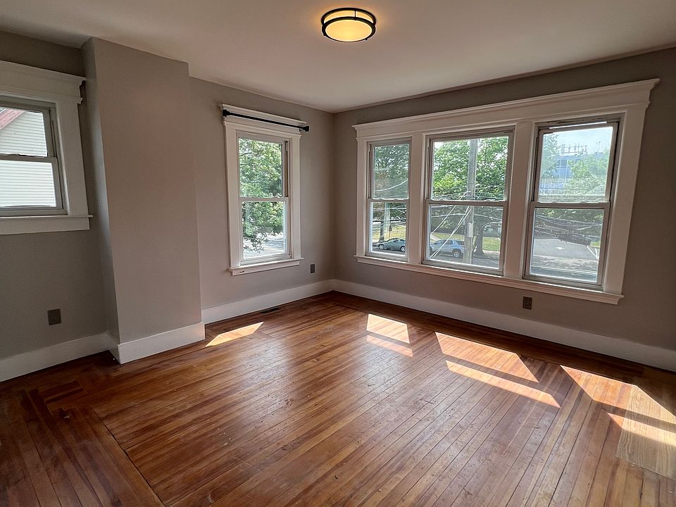 1st image of 263 Norton St Floor 2