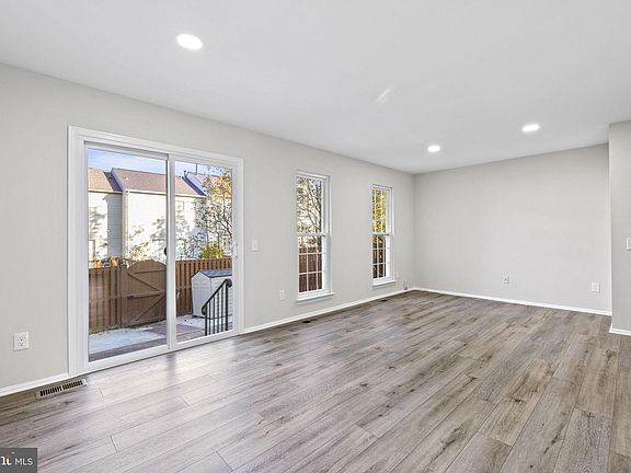 5th image of 14716 Southwarke Pl