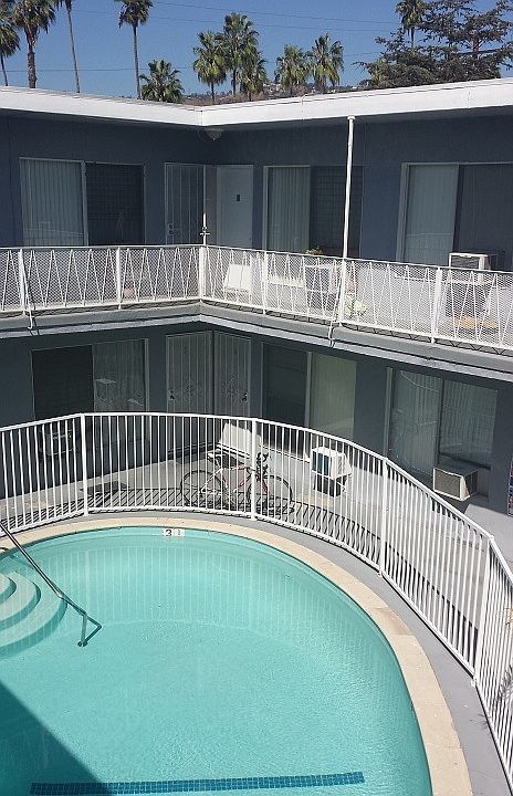 1st image of 1001 N Ogden Dr APT 10