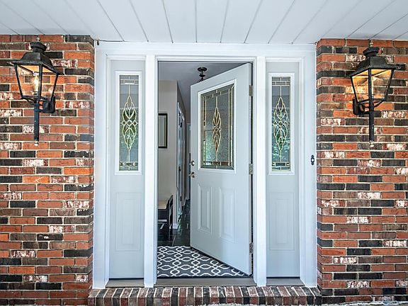 4th image of 3234 W Valley View Dr