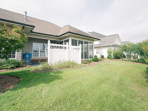 4th image of 128 Crescent Dr