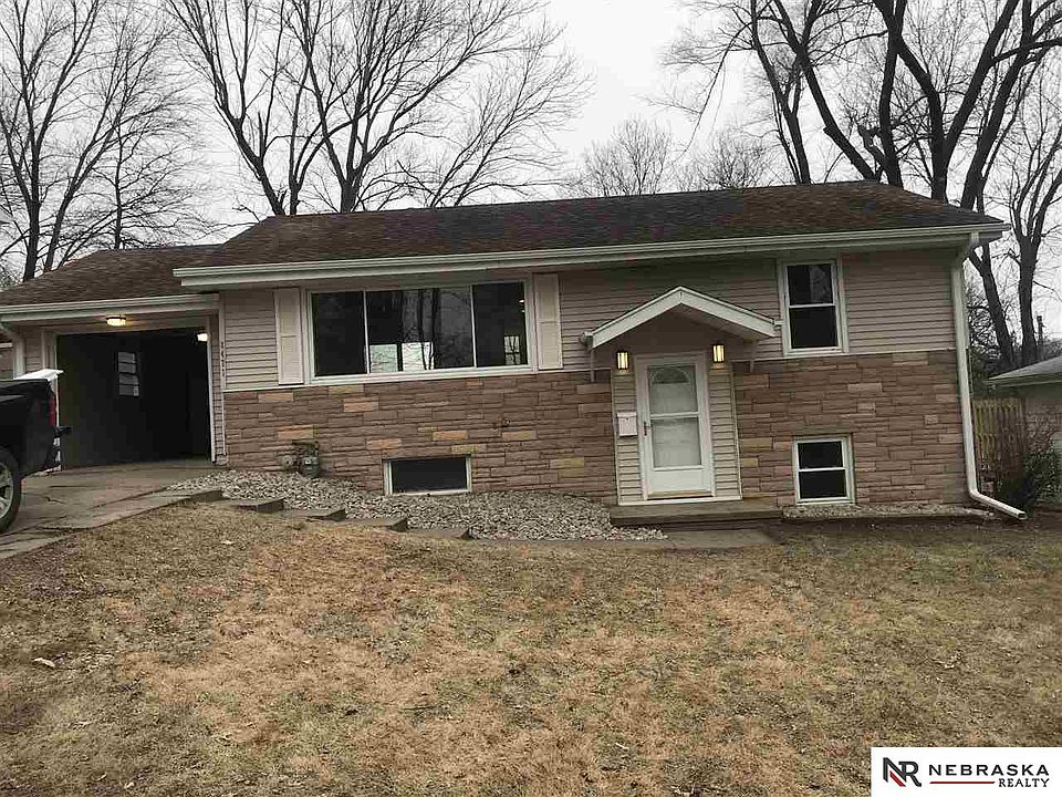 1st image of 8471 Lakeview Dr