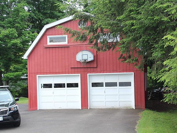 4th image of 6 Penn View Dr