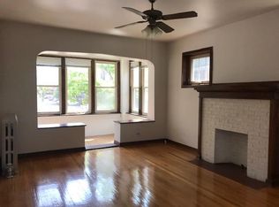 5546 N Winthrop Ave, Chicago, IL 60640