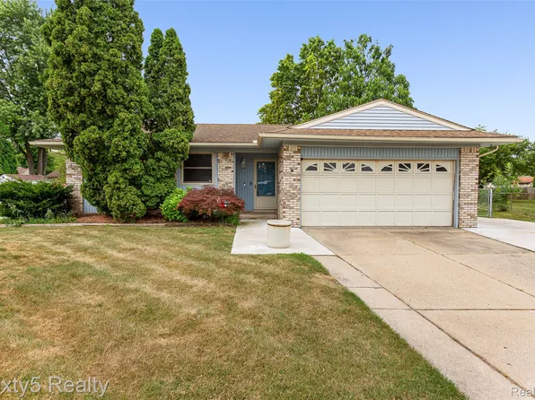 18528 Trail Ridge Ct, Brownstown, MI 48174