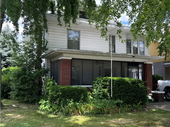 404 E Walnut St, Robinson, IL 62454