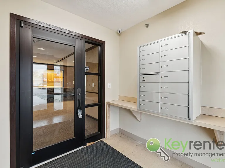 1411 S Douglas Ave #110 — Photo 21