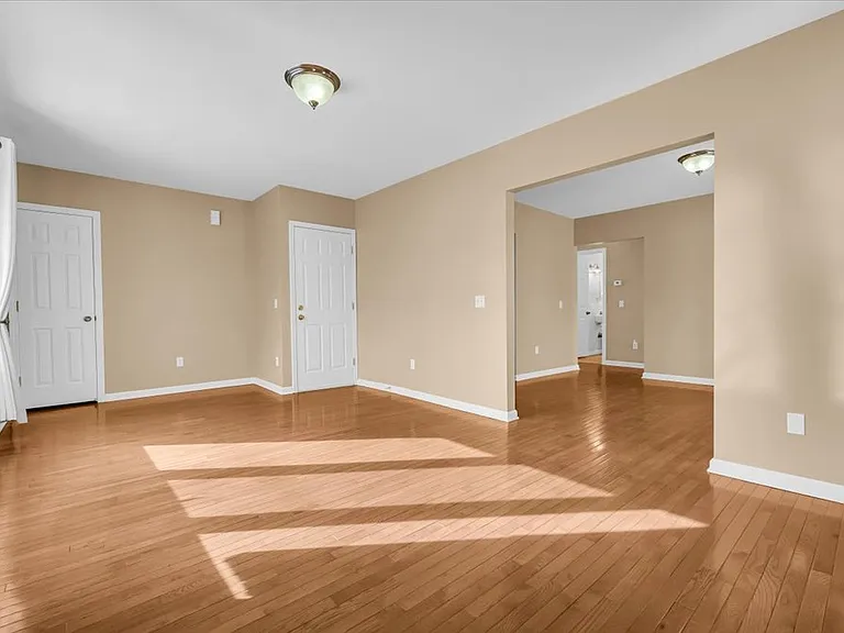 1407 E Forteen Mile Rd #2 — Photo 9