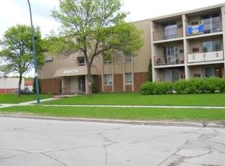 1075 Andrews Street, Winnipeg, MB R2V 3J1