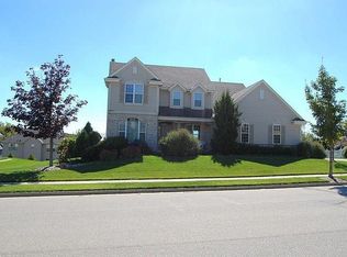 1645 Hunter Rd, Waukesha, WI 53189