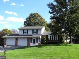 2958 Jefferson Dr, Chambersburg, PA 17201