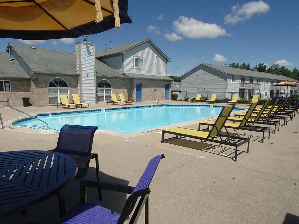 Swimming Pool and Sun Deck