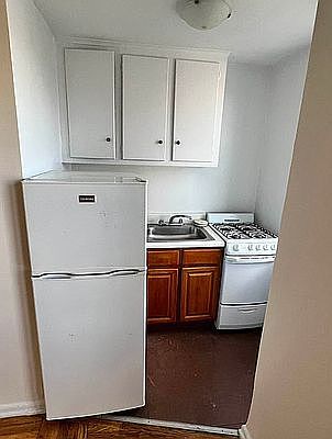 3rd image of 75-10 Woodside Ave #2M