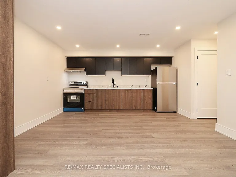 1046 Roosevelt Rd — Photo 32