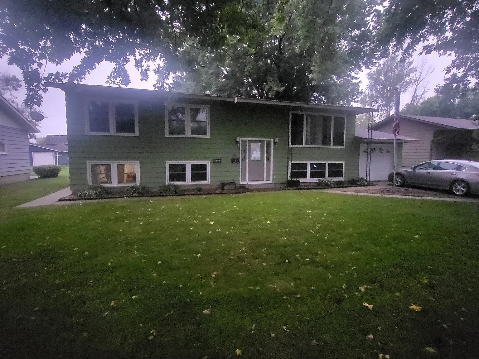 3 bed, 2200 sqft, $1,600 — Photo 1