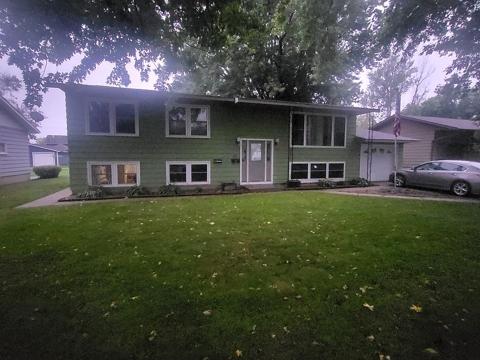 1st image of 711 Decorah Ave #1
