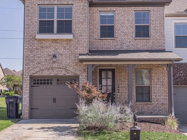 1448 Channing Dr, Thompsons Station, TN 37179