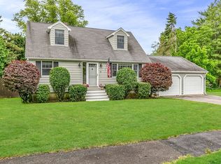 4 Kathleen Dr, Beverly, MA 01915